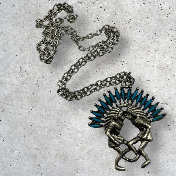 VINTAGE SILVERTONE DANCING CHIEFS FAUX TURQUOISE PENDANT - Picture 1 of 4